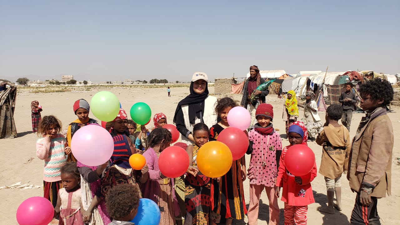 Read more about the article Mona Relief team spends fun-filled day with 160 children at al-Khamees IDPs hosting site