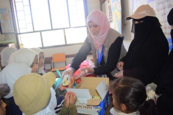 3000 Students in Sana’a Receive Breakfast Meals from Mona Relief