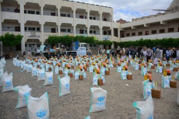 880 families in Sana’a receive food aid baskets in Sana’a